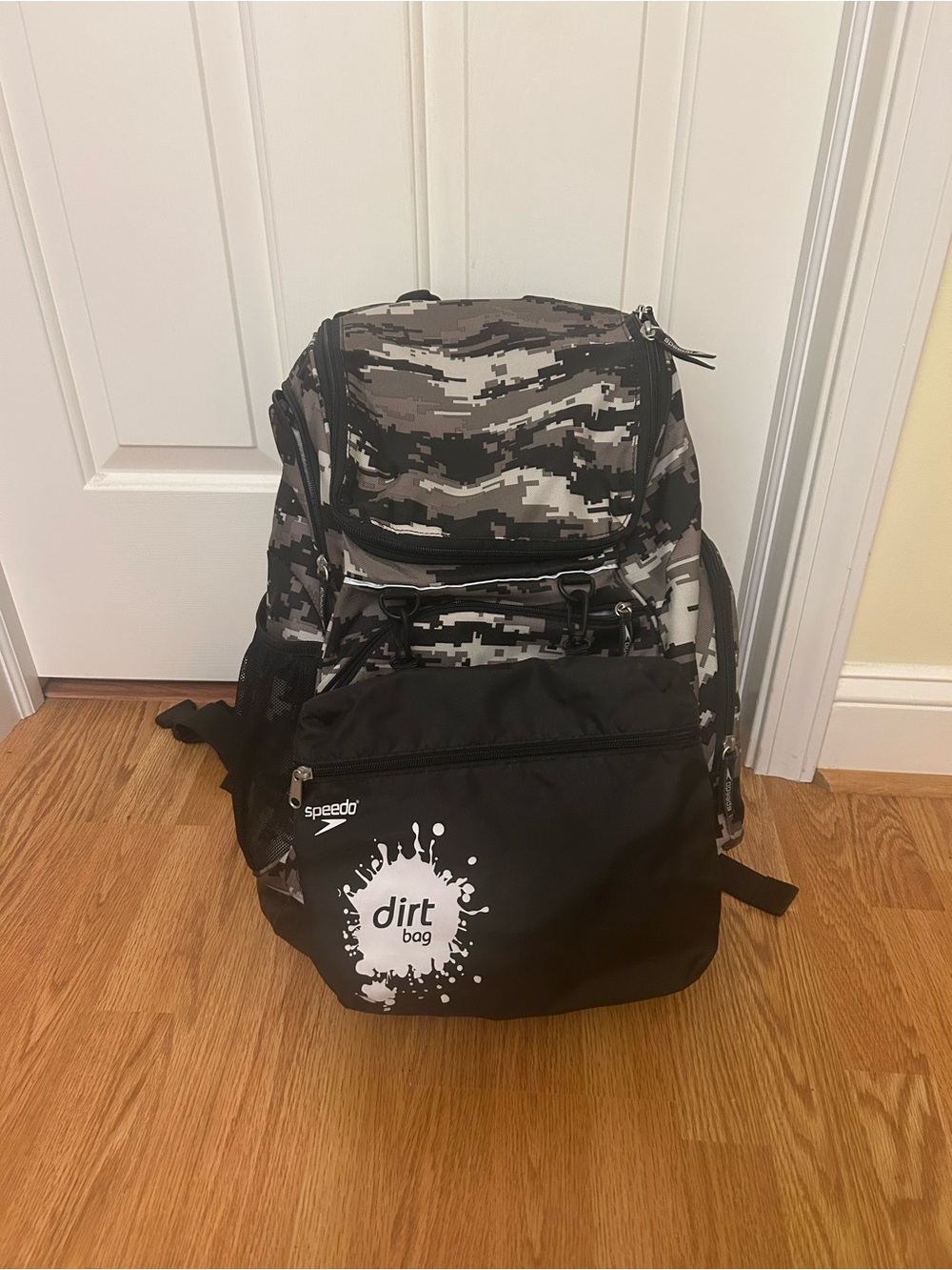 Speedo Men’s Black & Gray Digital Camo Swim Bag